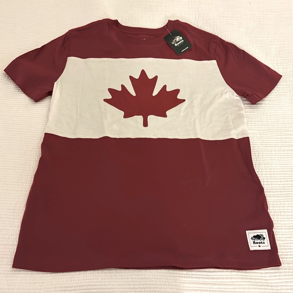 NWT roots Canada kids size XXL Tshirt with maple leaf logo
